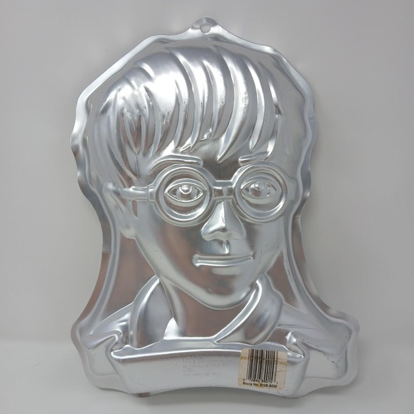 Wilton Other - Vintage Wilton Harry Potter Bust Hogwarts Wizard Cake Pan Birthday 2105-5000